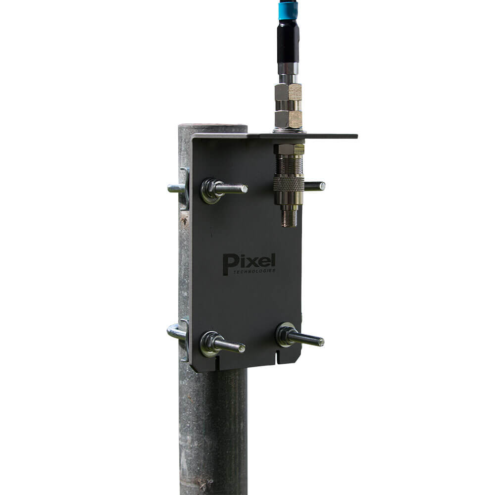 AFHD-4 mounted on a pole. Kit comes with u bolts for secure mounting