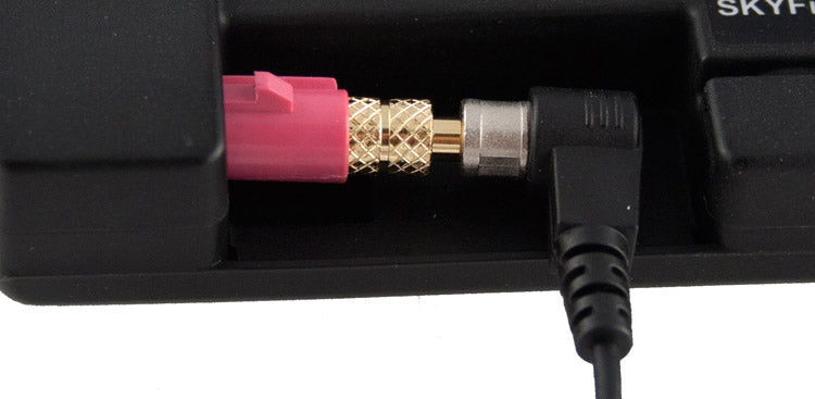 FAKRA antenna into cradle